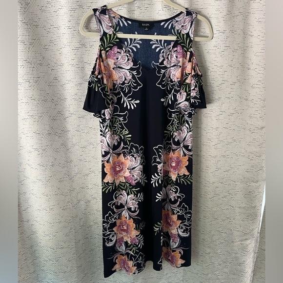 MSK shift dress in black, pink and orange floral cold shoulder - Picture 1 of 6